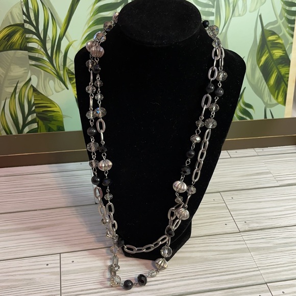 Black & Silver Necklace & Earrings set - Picture 3 of 9